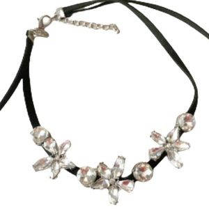 • 💛 Charming Charlie Faux Diamond Adjustable Necklace •